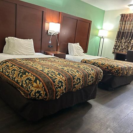 Hillcrest Motel By Oyo Aurora Near Lawrenceburg מראה חיצוני תמונה