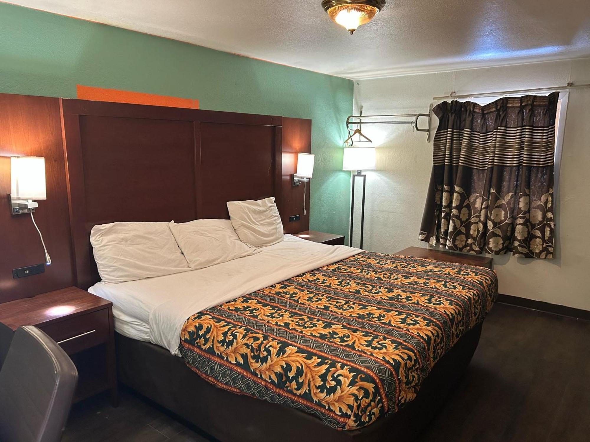 Hillcrest Motel By Oyo Aurora Near Lawrenceburg מראה חיצוני תמונה