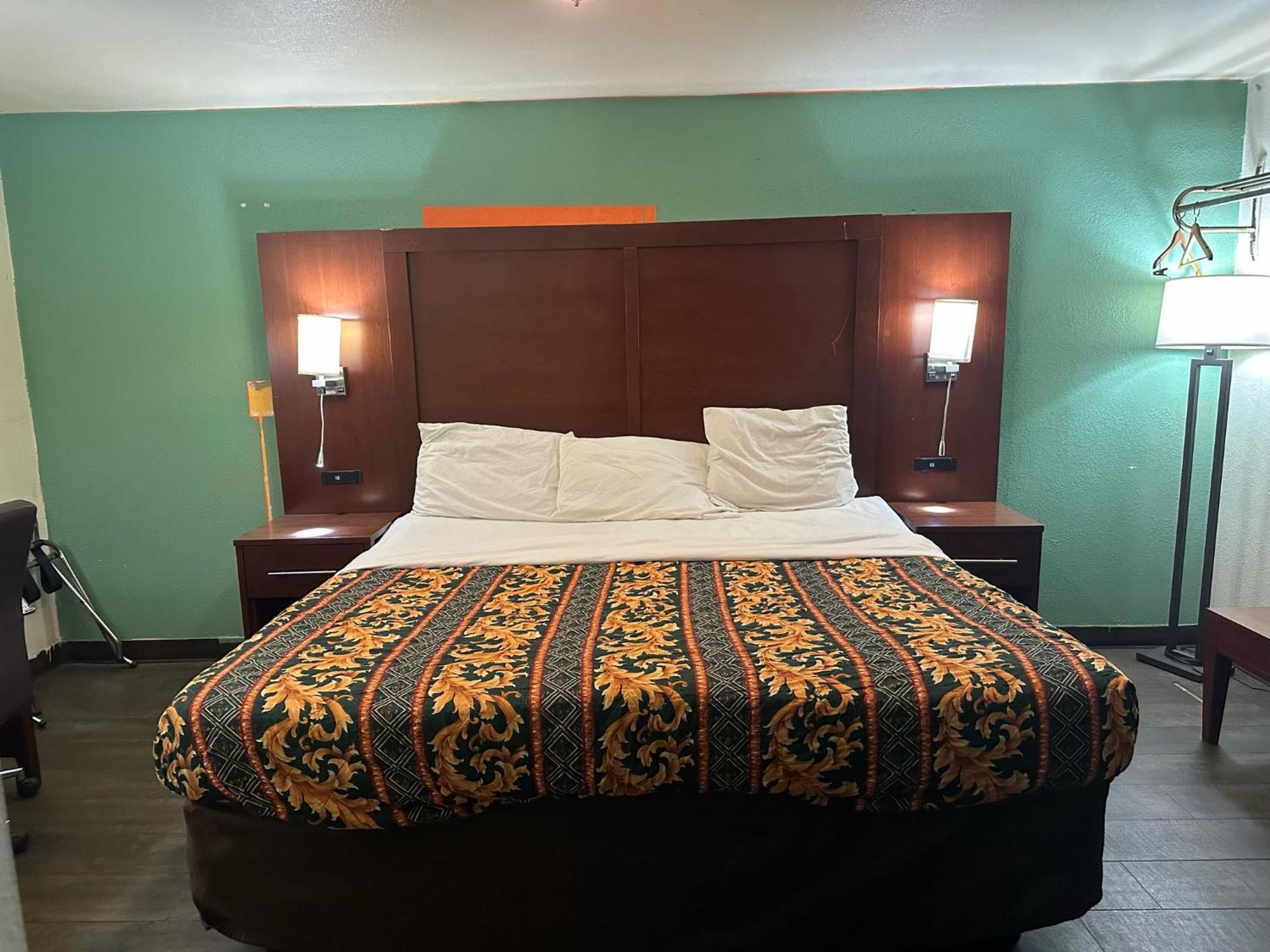 Hillcrest Motel By Oyo Aurora Near Lawrenceburg מראה חיצוני תמונה