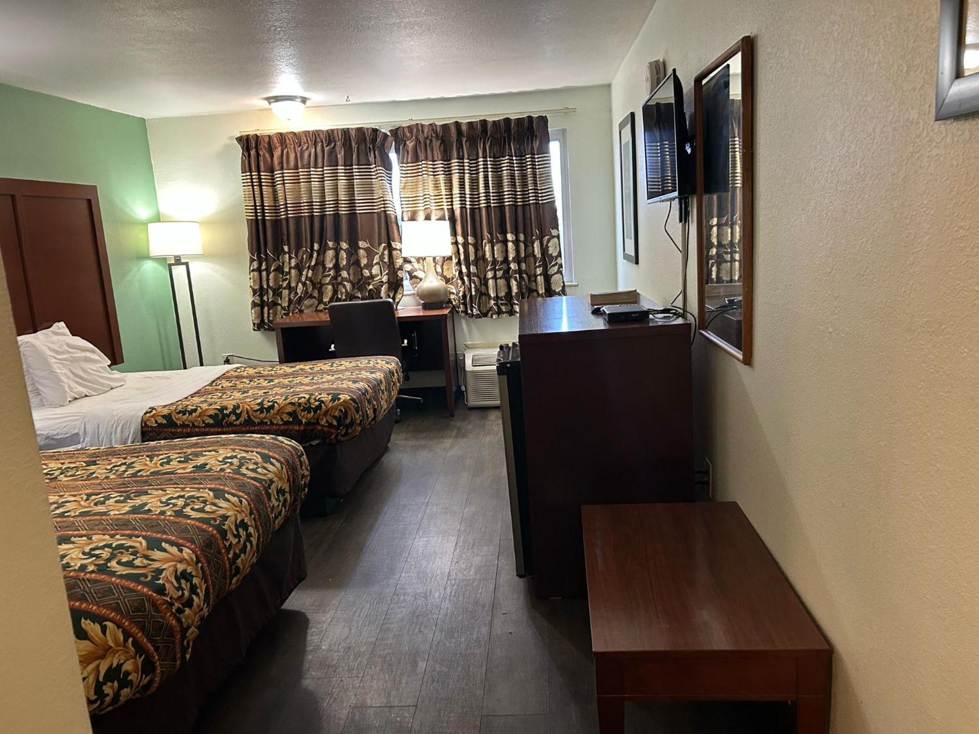 Hillcrest Motel By Oyo Aurora Near Lawrenceburg מראה חיצוני תמונה