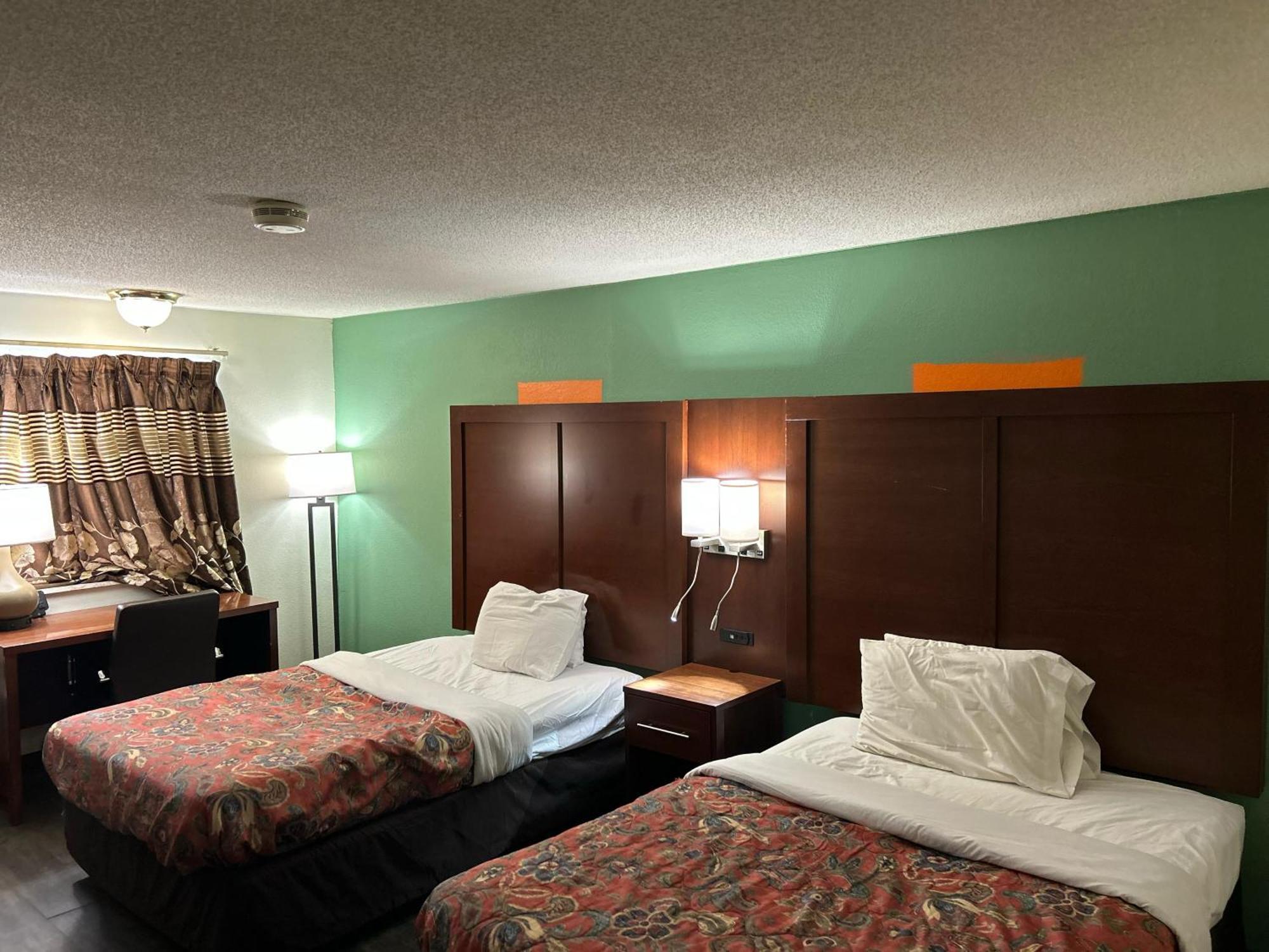 Hillcrest Motel By Oyo Aurora Near Lawrenceburg מראה חיצוני תמונה