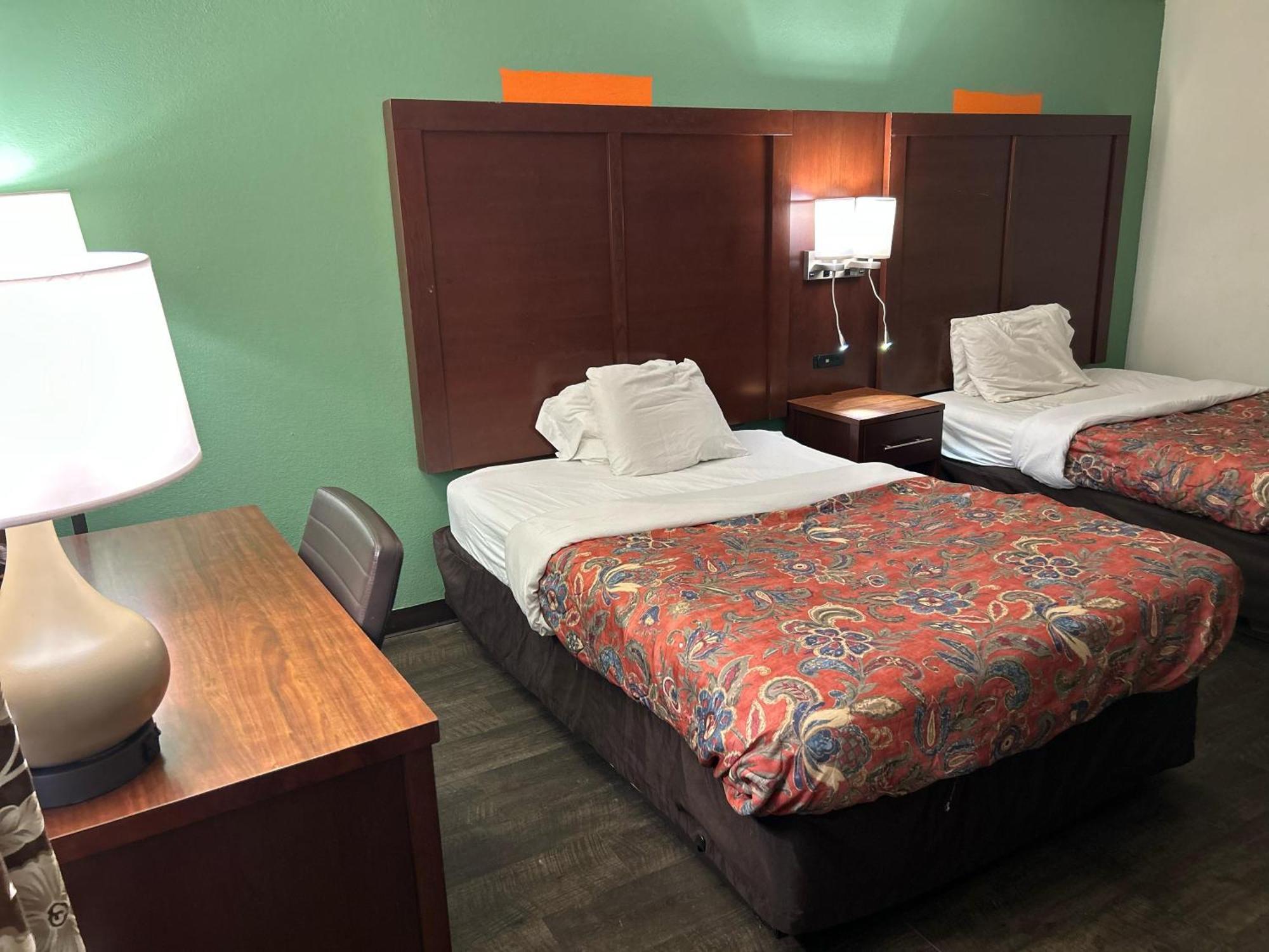 Hillcrest Motel By Oyo Aurora Near Lawrenceburg מראה חיצוני תמונה