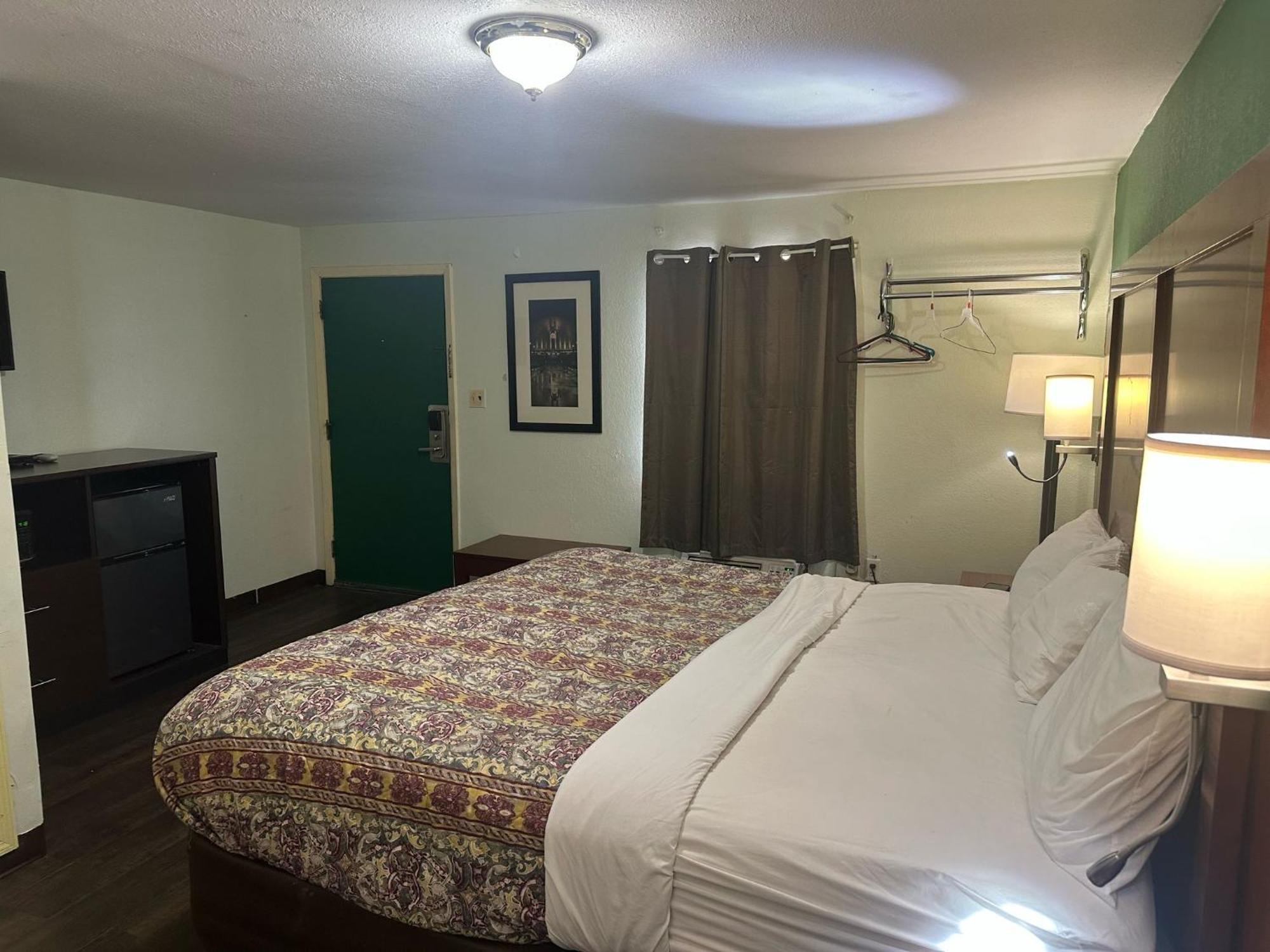 Hillcrest Motel By Oyo Aurora Near Lawrenceburg מראה חיצוני תמונה