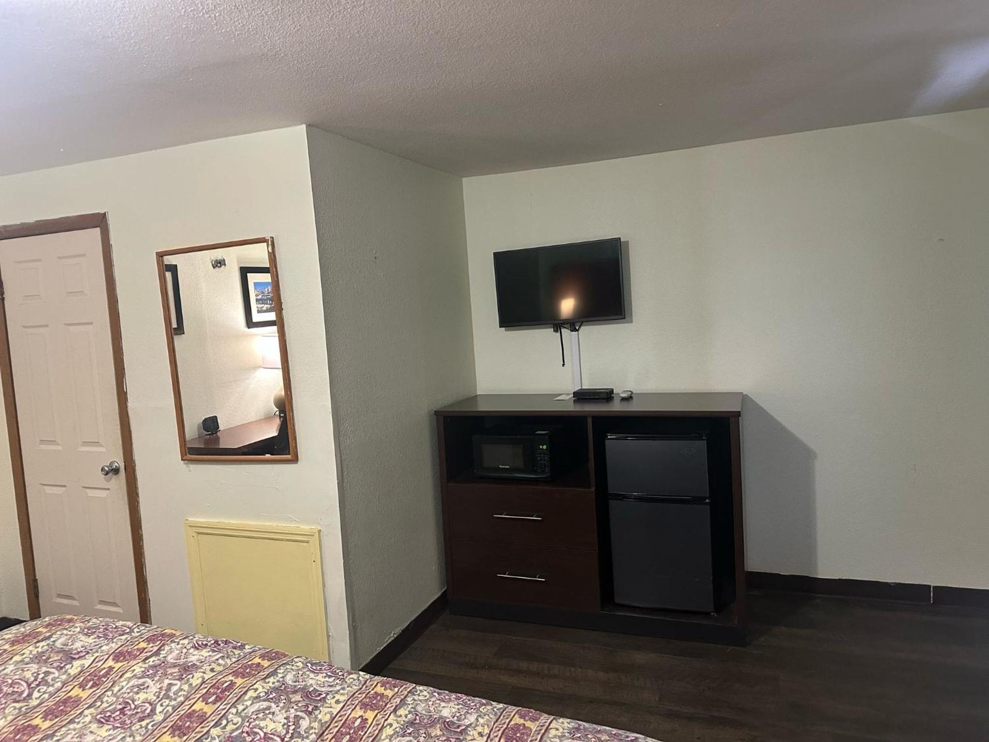 Hillcrest Motel By Oyo Aurora Near Lawrenceburg מראה חיצוני תמונה
